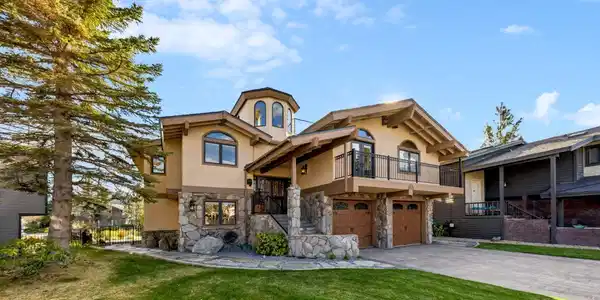 2062 Aloha Drive