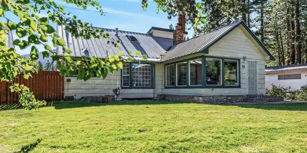 1011 Ham Lane