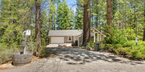 1581 Estate Court