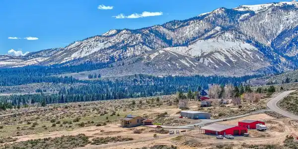 901 Emigrant Trail Trail