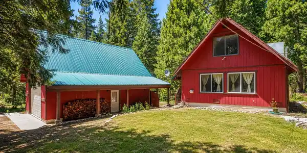 17581 Strawberry Court