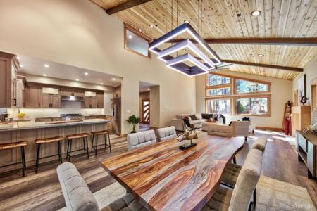1305 Peninsula Road