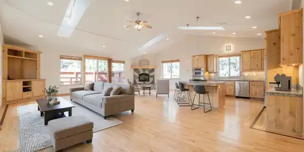 1040 Truckee Drive