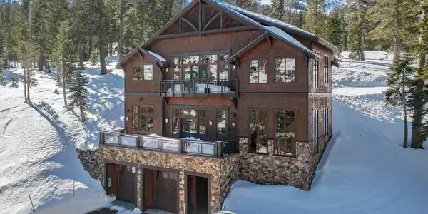 310 Palisades Drive