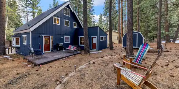 1586 Crystal Air Drive