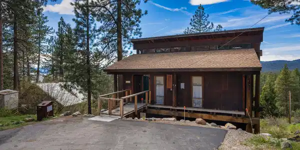 295 Bend Avenue