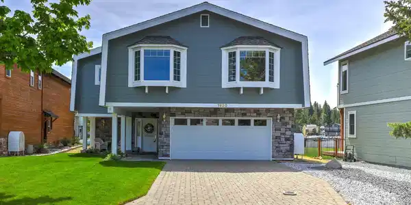 1920 Cathedral Court
