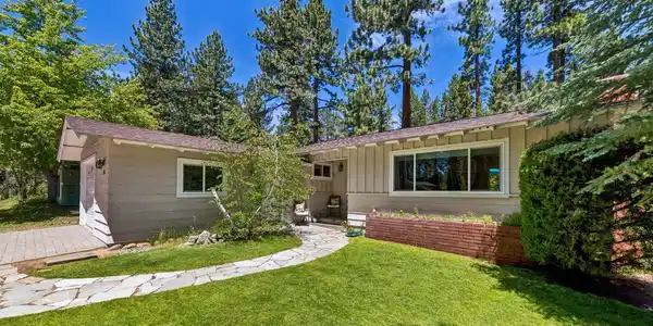 3381 Marlette Circle