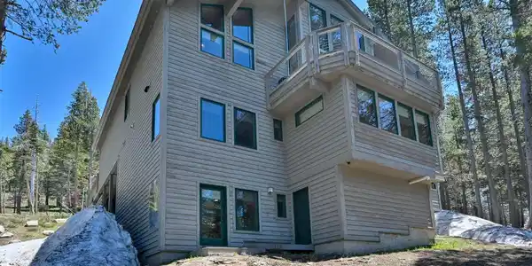 940 Columbine Circle