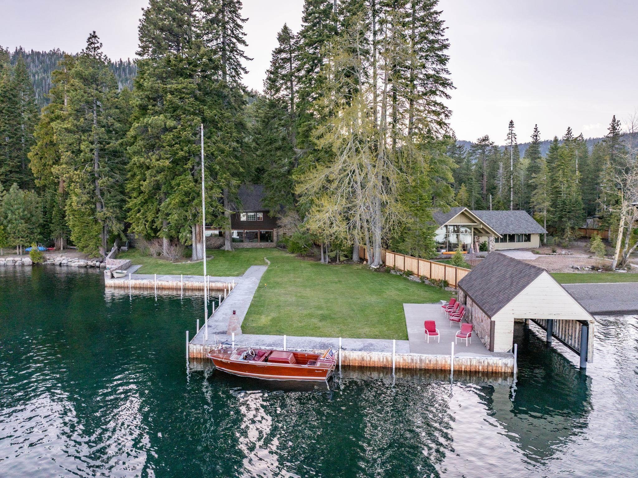 Image 3: Backyard w/ Breakwater