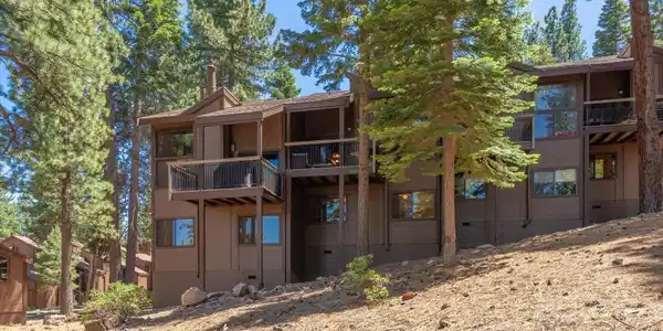 6133 Feather Ridge