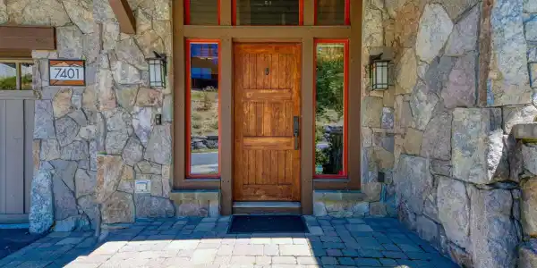 7401 Larkspur Lane