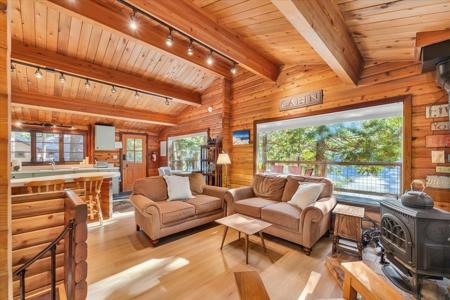 5520 Sacramento Avenue