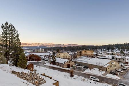 10008 High Street, Truckee CA 96161