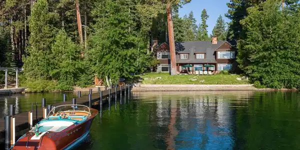 2020 West Lake Boulevard
