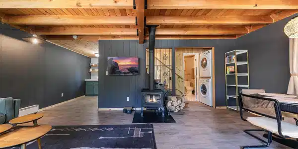 Image 2: Living Room