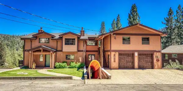 1081 Sandy Way