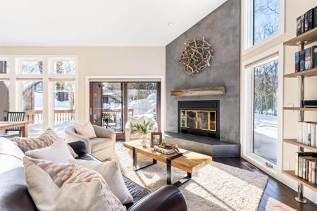 3003 Meadow Court