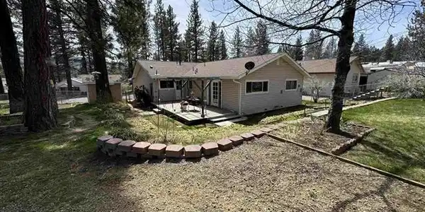 280 W Plumas Avenue