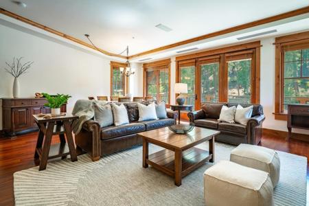 7001 Northstar Drive