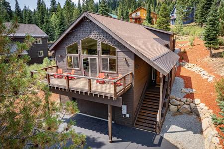 14743 Northwoods Boulevard