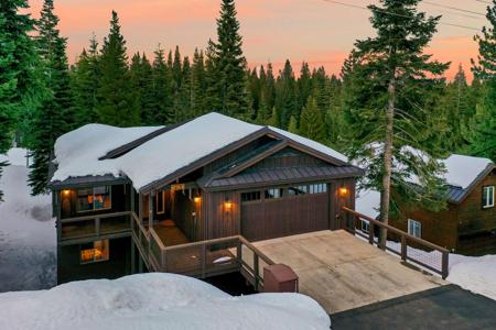 10935 Skislope Way, Truckee CA 96161