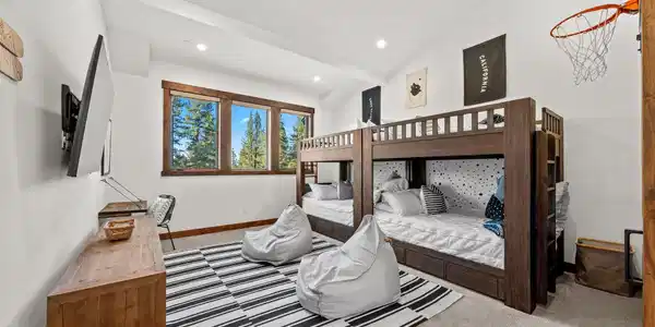 10129 Corrie Court, Truckee CA 96161