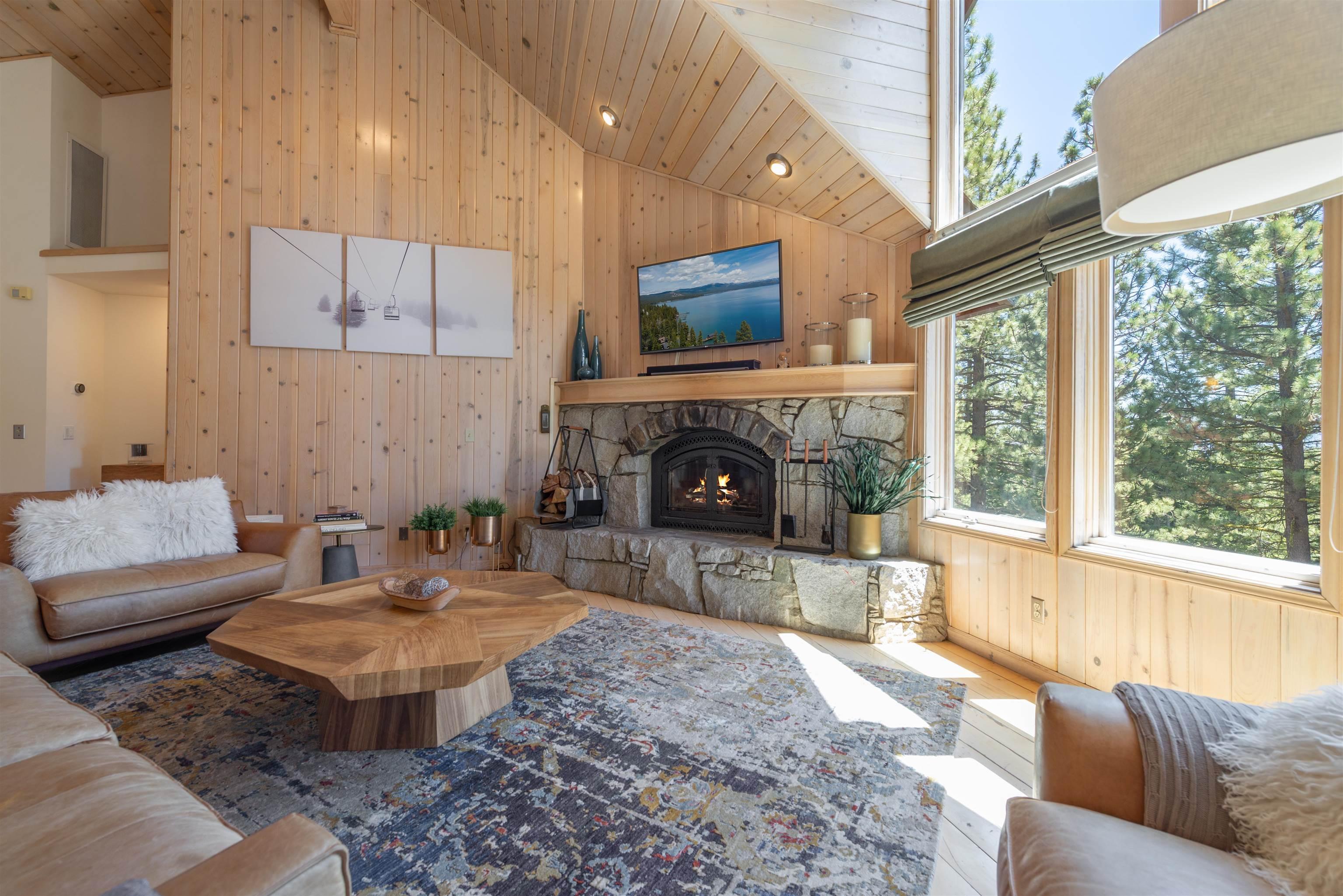 Image 3: Fireplace - Main level Family room