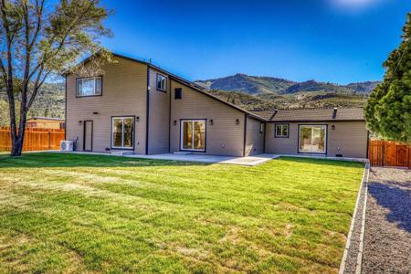 330 Sierra Lane