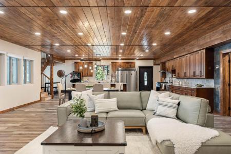 215 Carnelian Bay Avenue