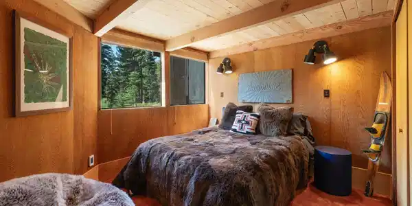 Image 3: Bed 1