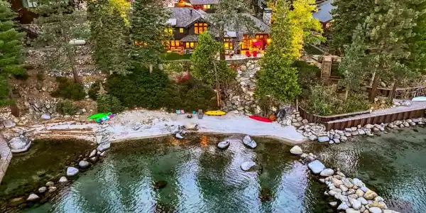 8747 Lakeside Drive