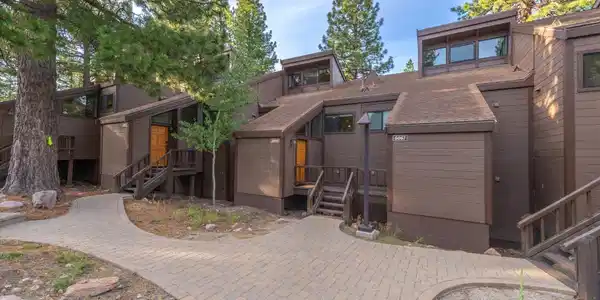 6066 Rocky Point Circle, Truckee CA 96161