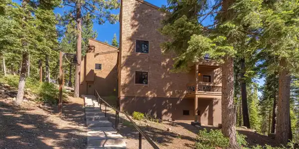 4063 Coyote Fork, Truckee CA 96161