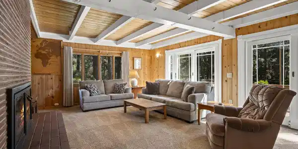 Image 3: Large Living Room