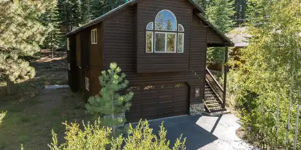 12170 Viking Way, Truckee CA 96161