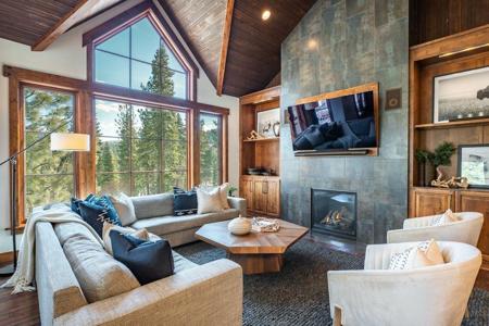 7401 Larkspur Lane, Truckee CA 96161