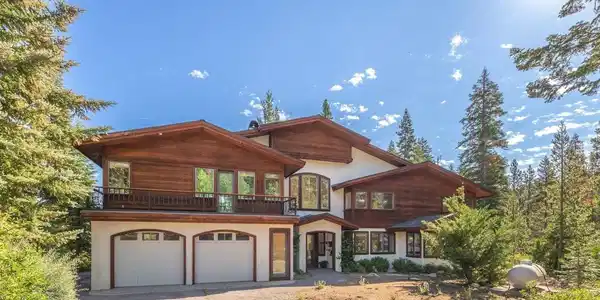 3126 Sierra Crest Court