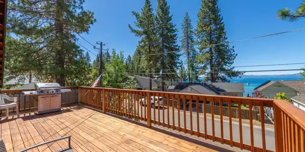 Image 3: Deck
