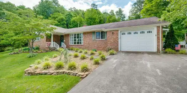 702 Outer Drive