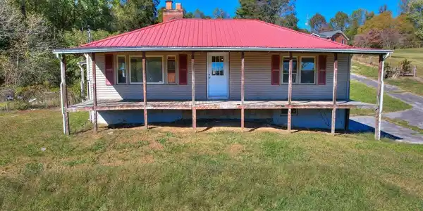 1265 Lloyds Chapel Rd Road