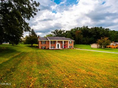 135 Circle Drive