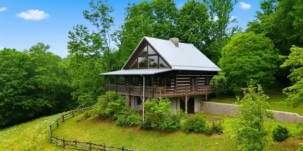 900 Greer Road