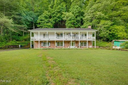 102 Hidden Valley Road