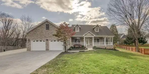 5 Pine Timbers Court