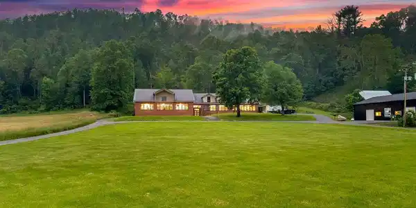 5500 Roan Creek Road