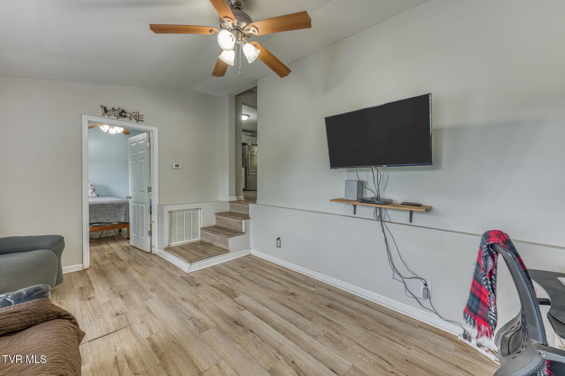Image 2: 1259 Ridgecrest Ave-2