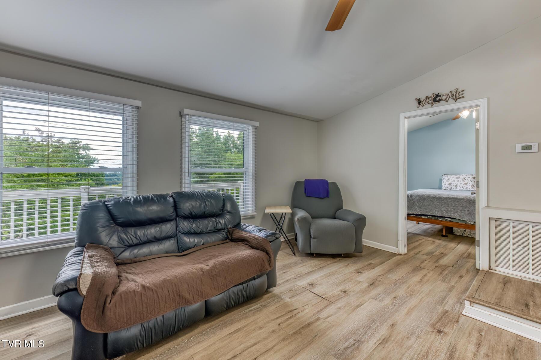 Image 3: 1259 Ridgecrest Ave-3