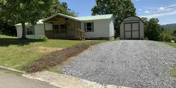 1014 Red Bud Lane