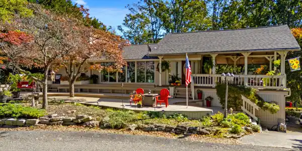 1184 Mimosa Drive